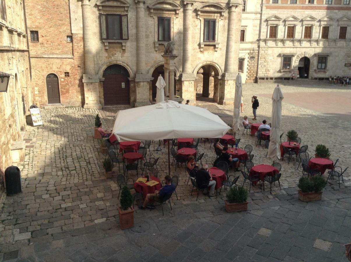 Luxury Apartment Piazza Grande Montepulciano Luaran gambar