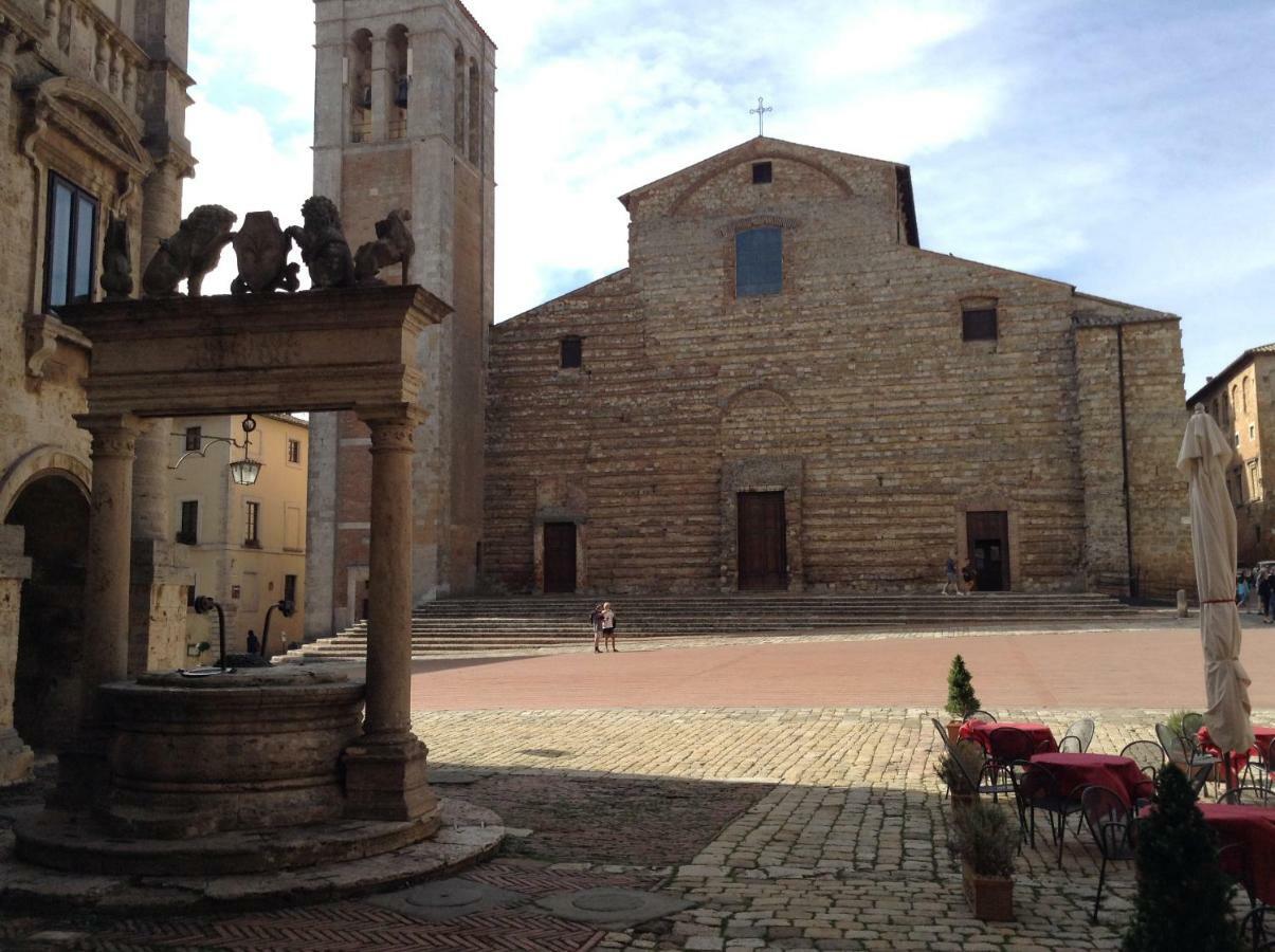 Luxury Apartment Piazza Grande Montepulciano Luaran gambar